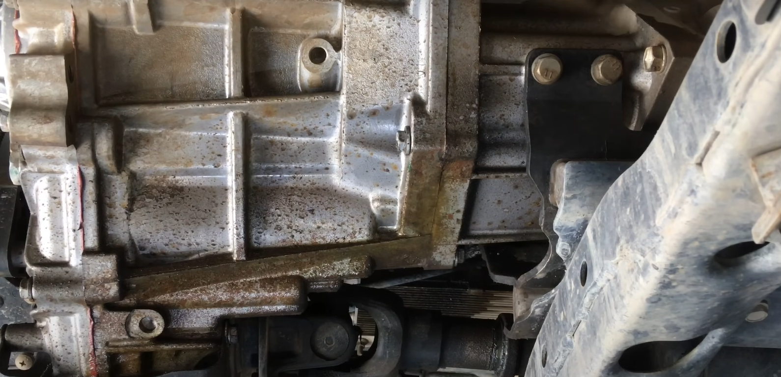 Sealing Motor Oil Leaks from the Outside: Quick Fixes for Engine Protection